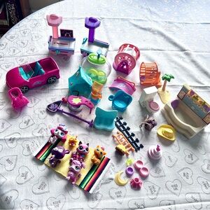 Littlest Pet Shop 38 Piece Accessories Lot LPS Polly Pocket
